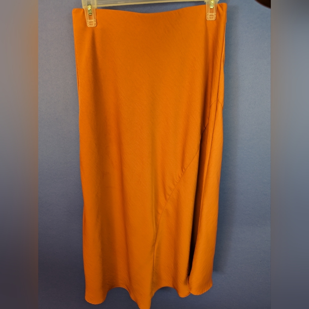 A New DayTM skirt High Rise MIDI, orange satin